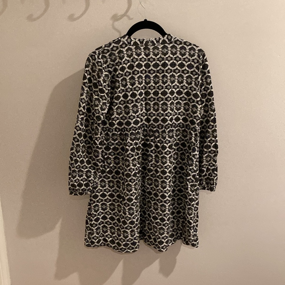 Old Navy rayon dress 🖤🤍 small - Picture 4 of 10